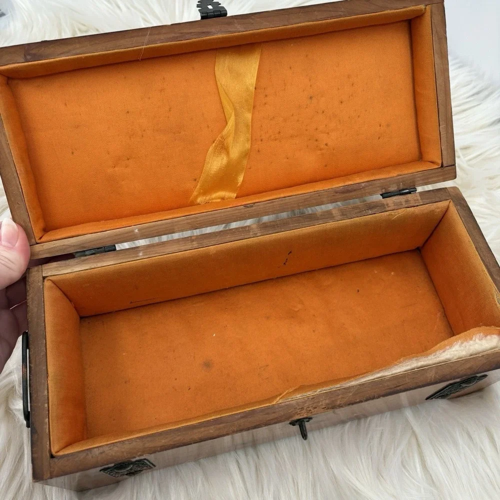 Vintage MCGRAW BOX CO Rounded Wood Jewelry / Trinket / Keepsake Box w/ Hinge Lid